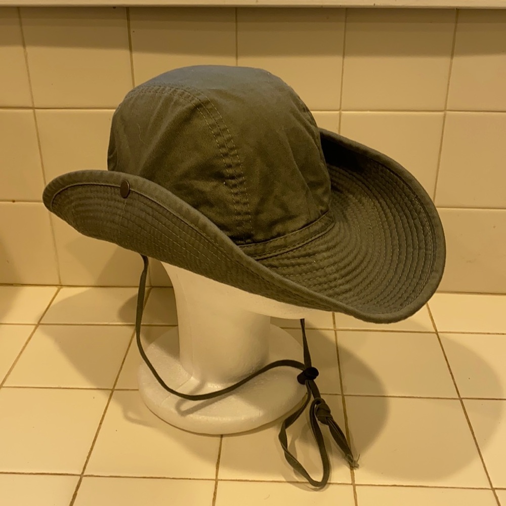 Scala Sport style hat cotton 23”, used but clean, in good condition